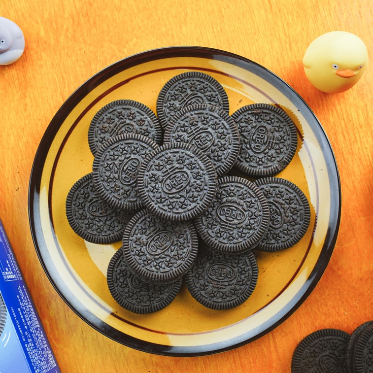 Birthday Cake Oreos - Chocolate Sandwich Cookies with Sprinkles, 3.42oz